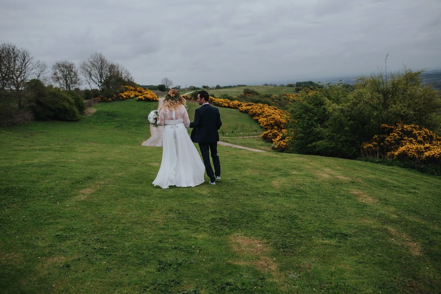natural retreats wedding with bride and groom